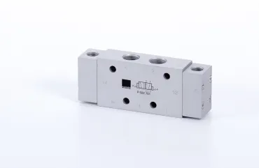 Pilot actuated valve P 522 701