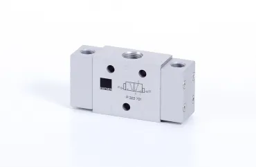 Pilot actuated valve P 322 501