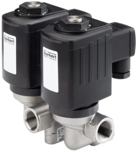 Steam solenoid valve Burkert type 6240 - Servo-assisted 2/2-way piston valve