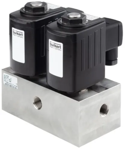 Steam solenoid valve Burkert type 6240 - Servo-assisted 2/2-way piston valve